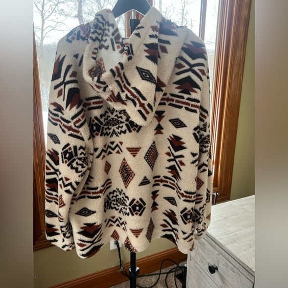 Aztec Pattern Fleece Jacket - Picture 2 of 2